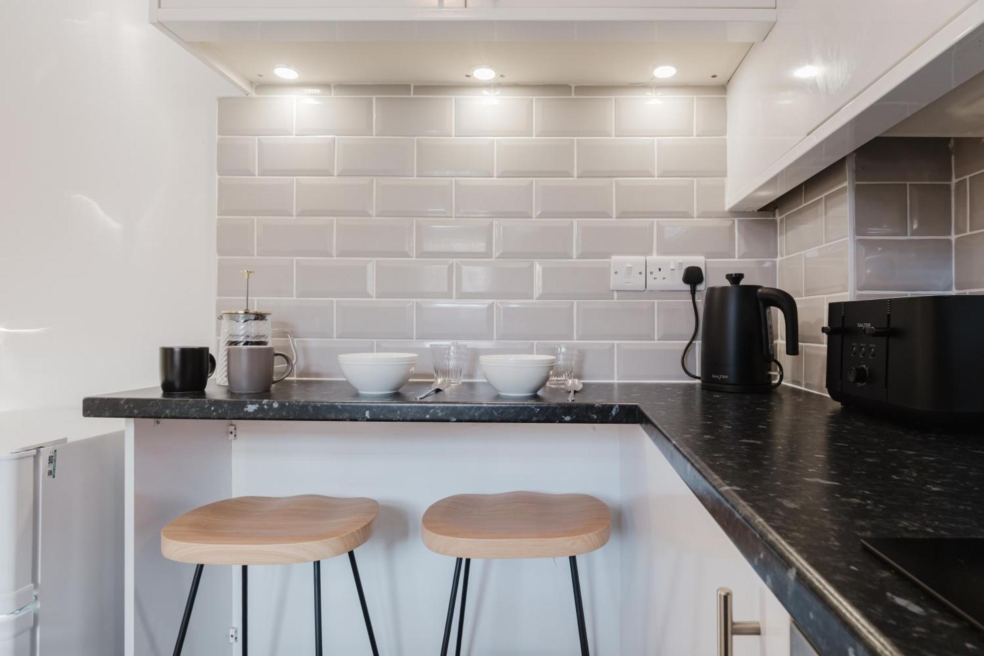 Corner House - Bright 2 Bed In Apartamento Cheltenham