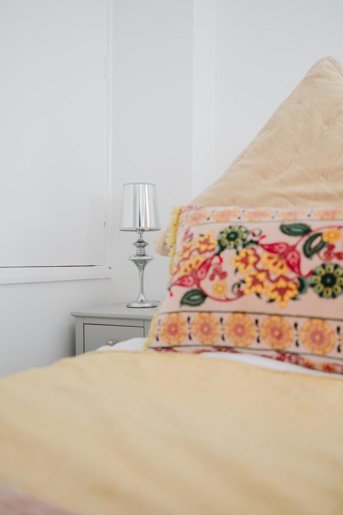 Apartamento Corner House - Bright 2 Bed In *